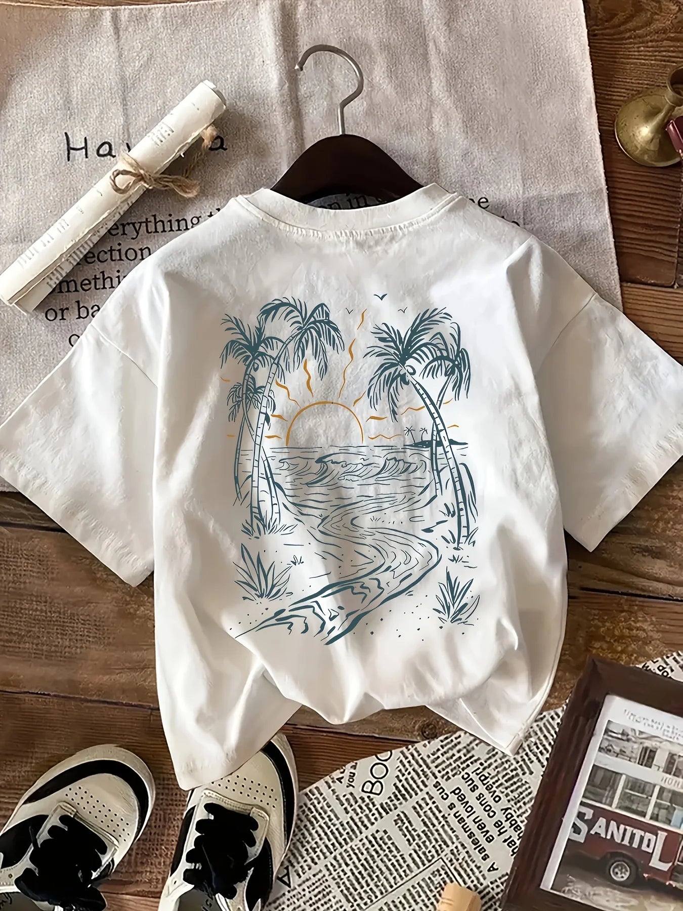 Women's Vintage Tropical Palm Tree and Sun Pattern Beach T-Shirt Short Sleeves Crew Neck Breathable and Comfortable